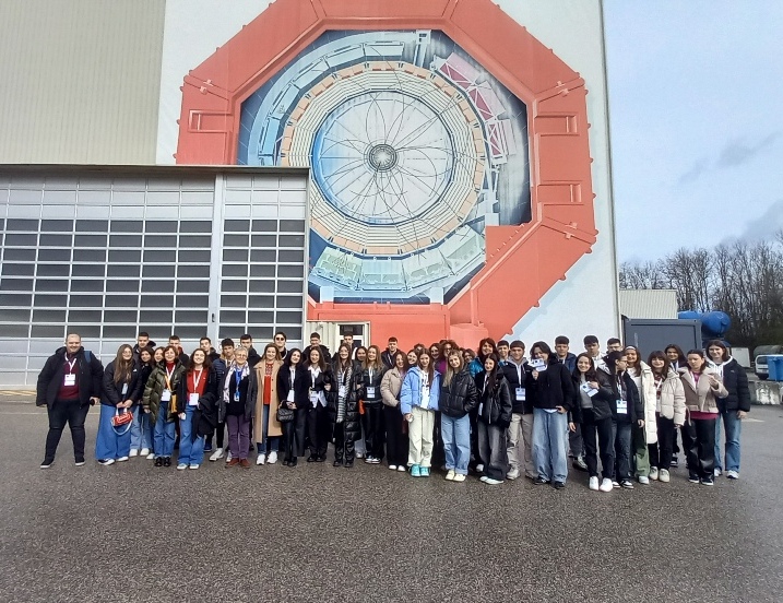 Οι μαθητές του 1ου ΓΕΛ Κατερίνης στο CERN, το μεγαλύτερο πειραματικό κέντρο ερευνών σωματιδιακής φυσικής στον κόσμο
