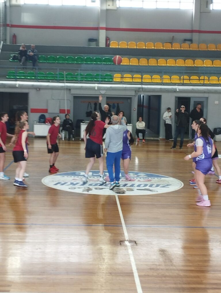 Η νίκη της ομάδας μπάσκετ κοριτσιών στην Γ΄ φάση των Πανελληνίων Αγώνων
